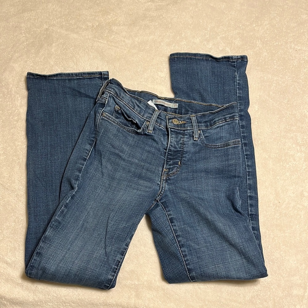 Levi’s short (petite) 315 shaping bootcut jeans